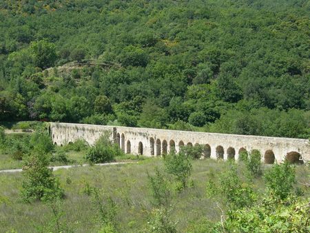 L'aqueduc romain d'Ansignan