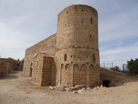Le château médiéval de Canet, sur les hauteurs de la ville.