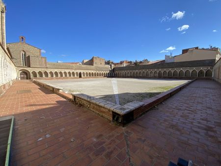 Le Campo-Santo, à côté de la cathédrale de Perpignan