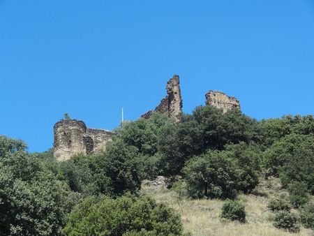 Le château d'Evol, sur le territoire d'Olette.