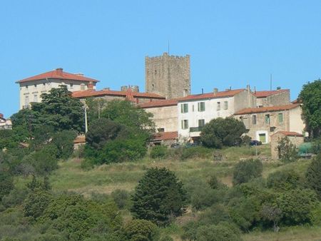 Le château de Caladroy, à Bélesta