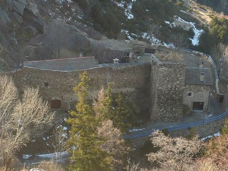 Le château féodal de Llo