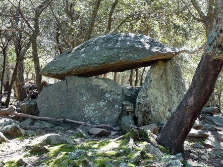 Le dolmen de la Siureda à Maureillas.