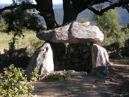 Le dolmen de Taupels sur le territoire de Trilla