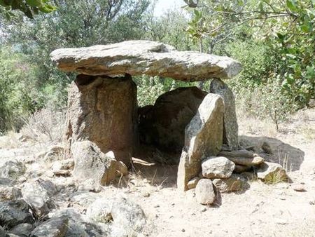 Le dolmen du Roc de l'Arca
