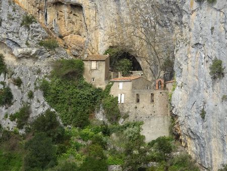 L'ermitage de Galamus, à Saint-Paul-de-Fenouillet.