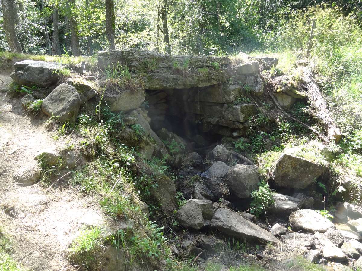 Pont mégalithique d'Eyne