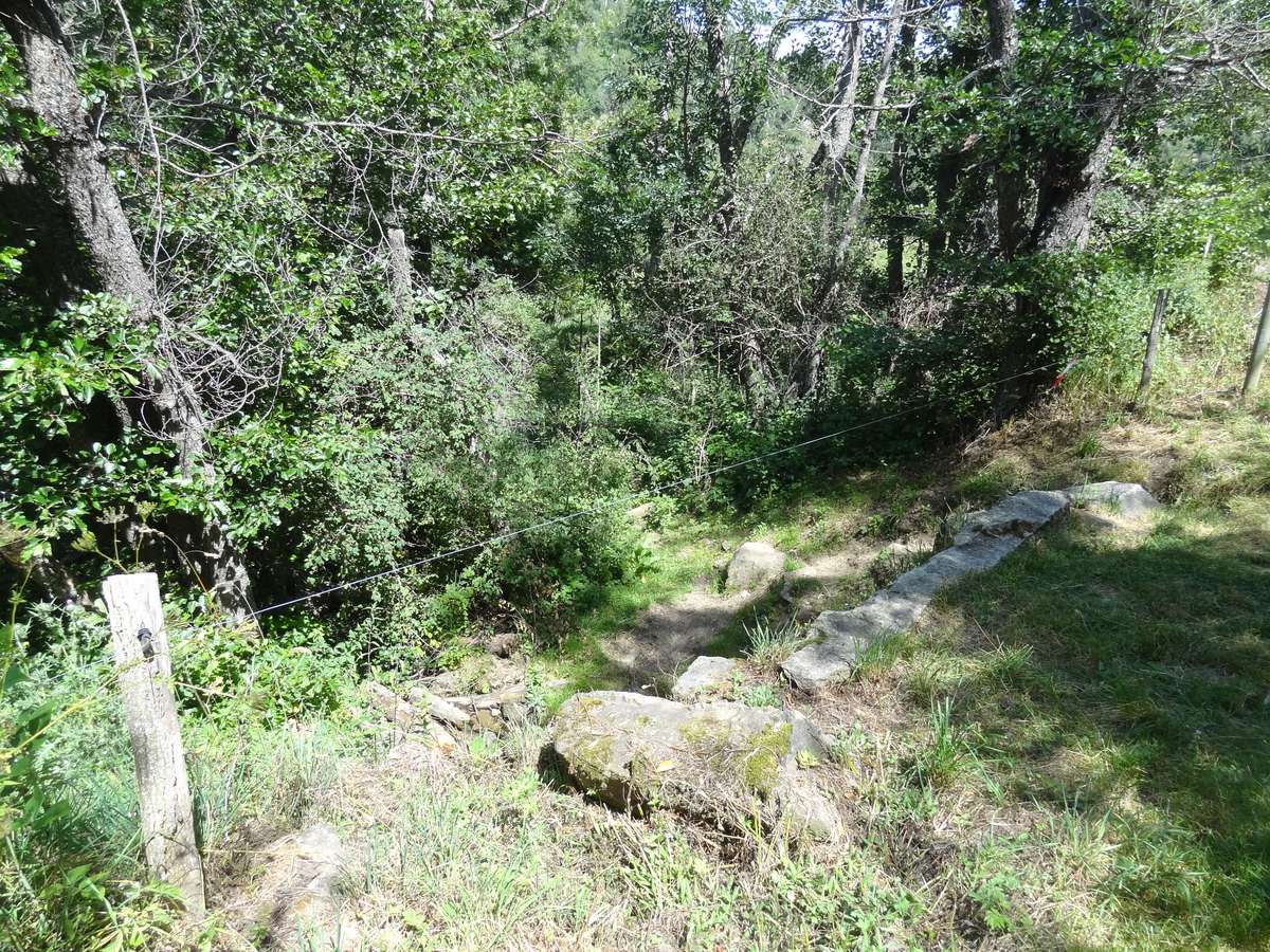 Pont mégalithique d'Eyne