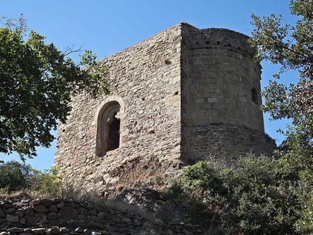 La tour de Corts, sur le territoire de Taurinya