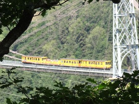 Le train jaune, de Villefranche-de-Conflent à Latour-de-Carol