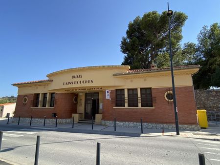 Les Bains-douches