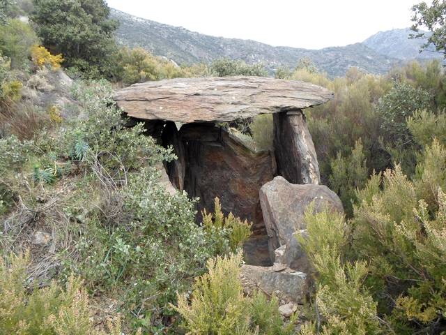 Dolmen de la cova de l'Alarb