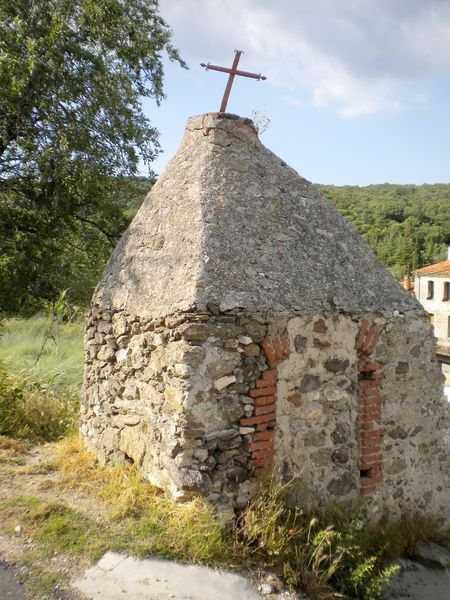 Croix et tête de puits