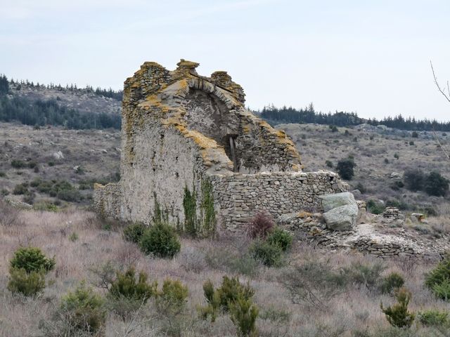 Eglise ruinée St Barthélémy de Jonquerolles