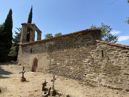 L'église Ste Colombe de Las Illas, sur le territoire de Caixas.