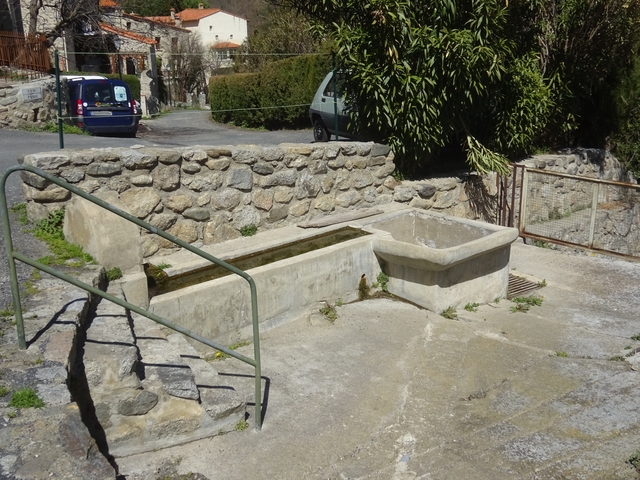 Lavoir-abreuvoir