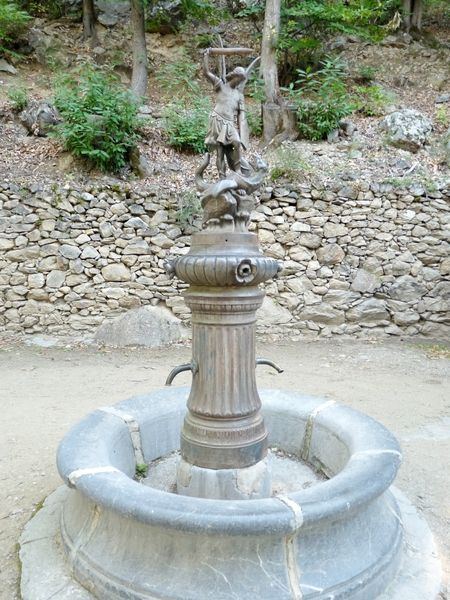 Fontaine Saint-Michel