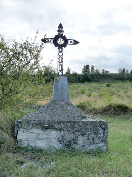 Croix en fer forgée