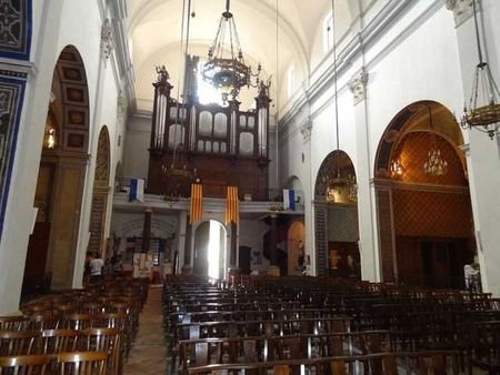 L'église Saint-Pierre de Céret, au centre de la ville.