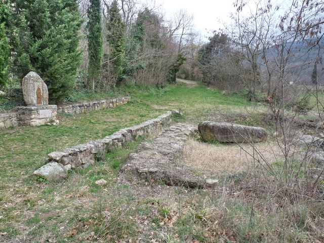 Vestiges de l'église Saint-Pierre