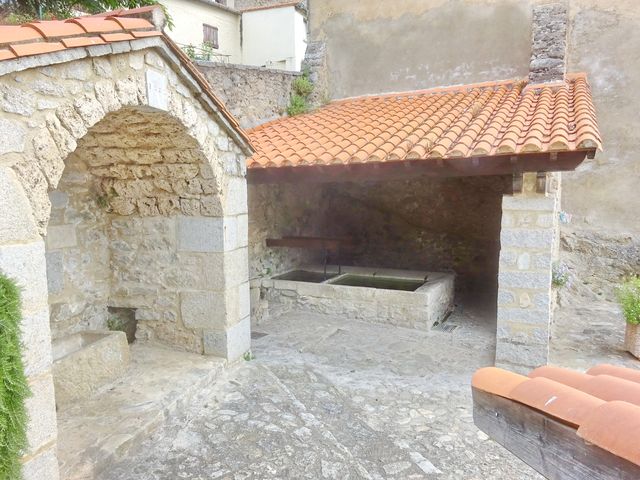 Fontaine et lavoir