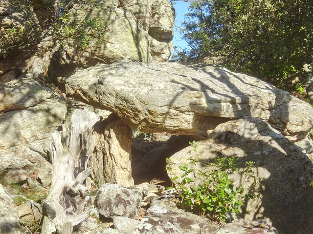 Dolmen du Roque de l'Arque