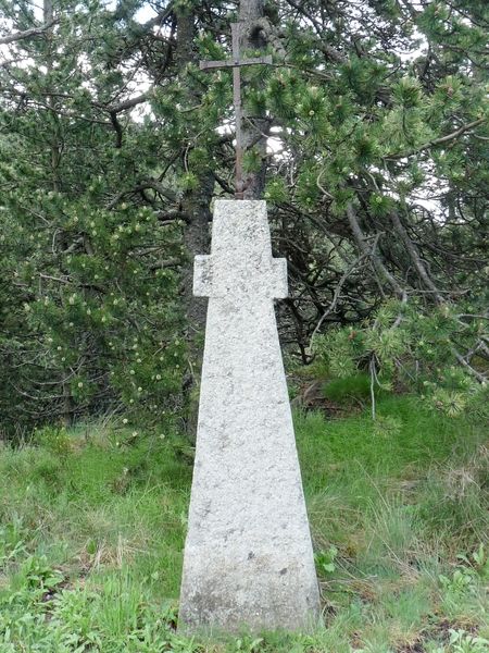 Croix en fer forgé