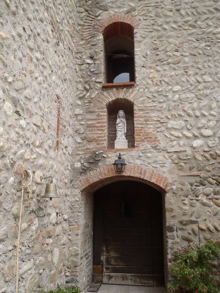 Oratoire sur la façade de l'ermitage