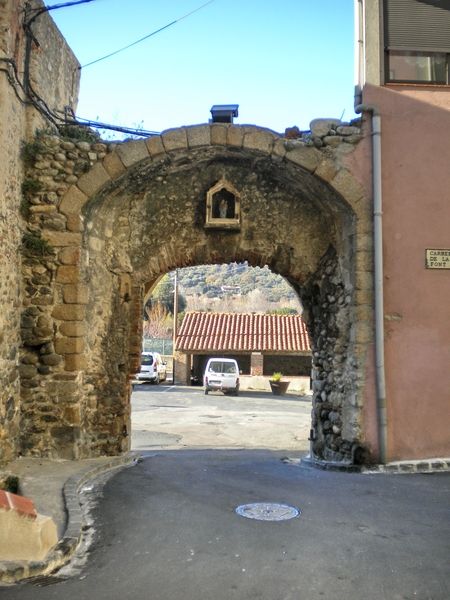 Porte de la fontaine