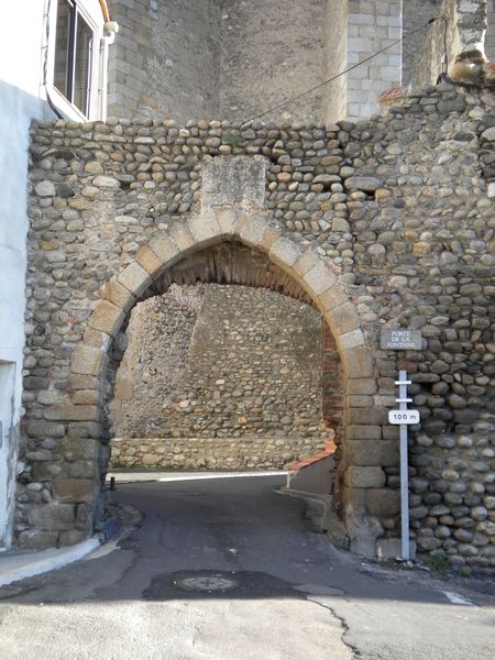 Porte de la fontaine