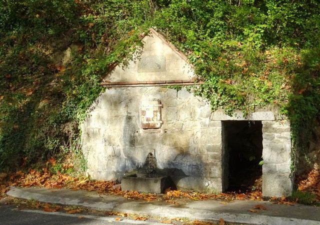 Fontaine des quatre platanes