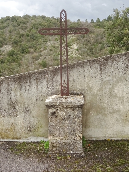 Croix en fer forgé