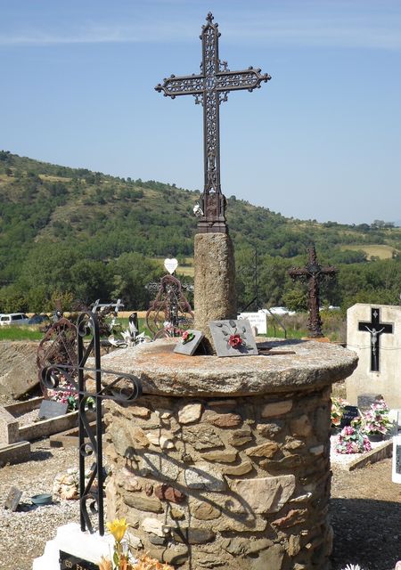 Croix en fer forgé