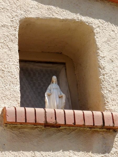Statue à la Vierge