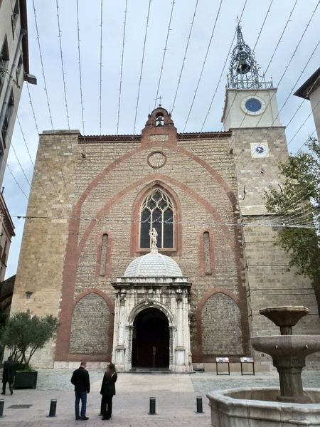 Cathédrale Saint-Jean-Baptiste et Campo Santo