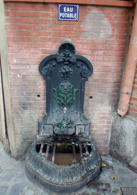 Fontaine place des Poilus