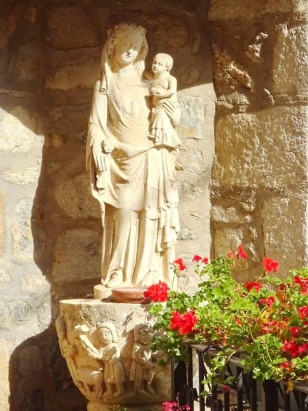 Statue de la Vierge à l'Enfant