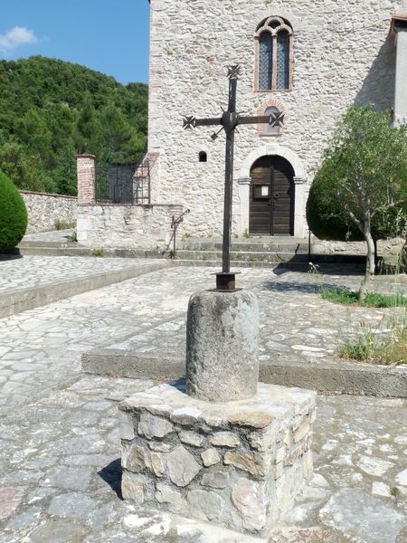 Croix en fer forgé