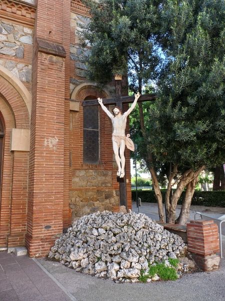 Calvaire devant l'église