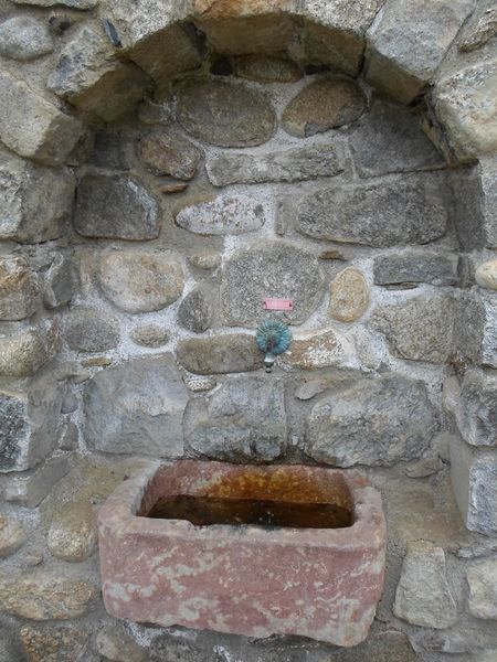 Fontaine aux escaliers