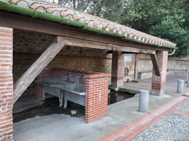  Fontaine Sainte Apollonie et Lavoir