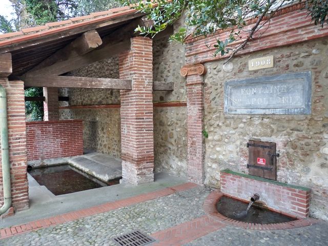  Fontaine Sainte Apollonie et Lavoir