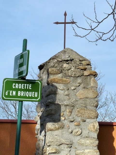 Croix en fer forgé