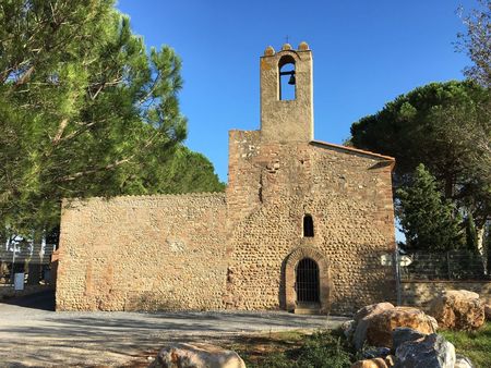 L'ancien ermitage St Pierre de Vilario, à Claira.