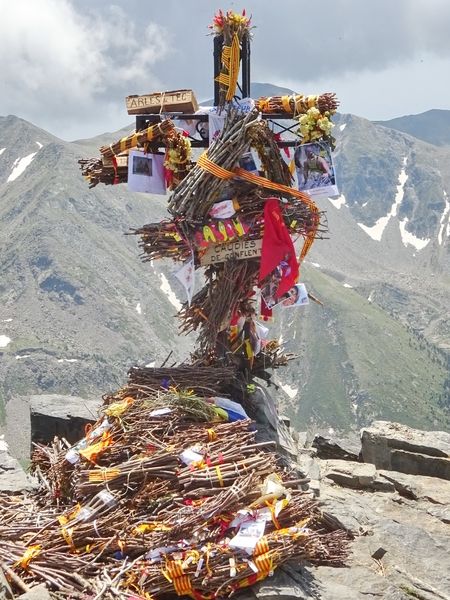 Croix sur le Canigou