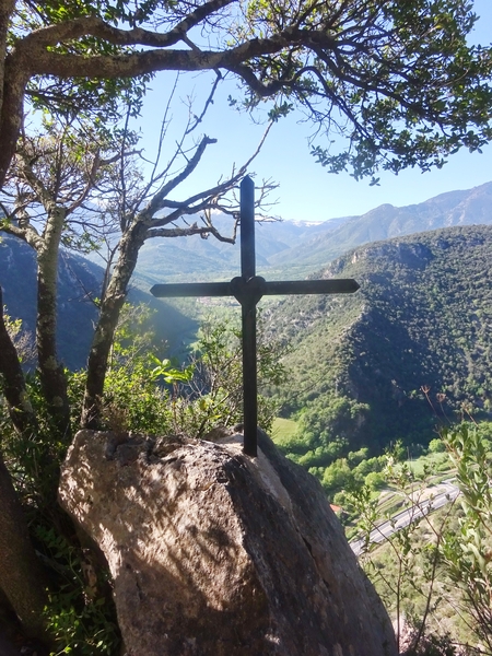 Différentes croix sur le chemin de Notre-Dame-de-Vie