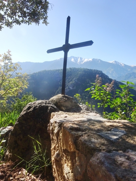 Différentes croix sur le chemin de Notre-Dame-de-Vie