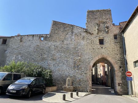 La porte du Barri del Prat
