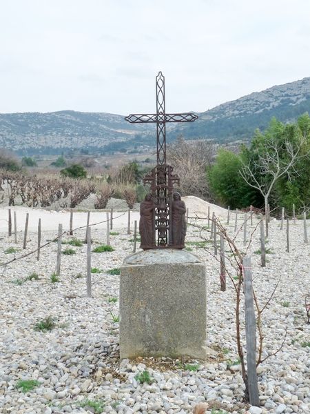 Croix en fer forgé