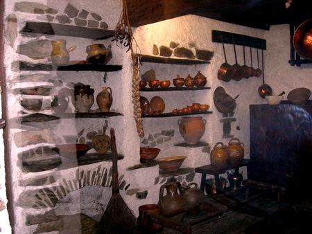 La cuisine du mas Gleix, au musée de la Casa Pairal